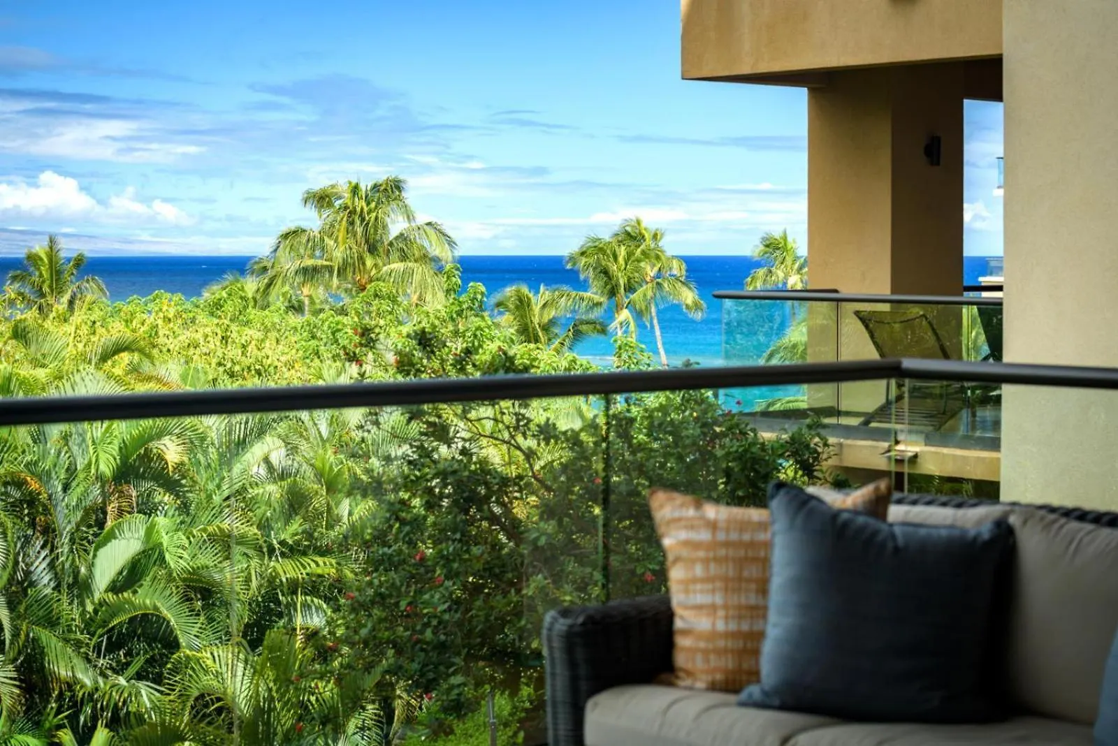 Kbm Resorts Luxury Oceanfront Villa At Montage Kapalua Bay Private Lanai And Bbq Free Rental Car Malia-At-Montage-Kapalua-Bay 0*,  États-Unis